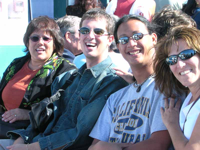 SF Boat Ride Group1.JPG, 84 kB